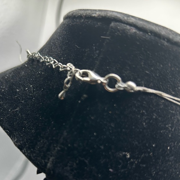 Beautiful Black and White Stone Necklace 11” Length - Picture 3 of 3